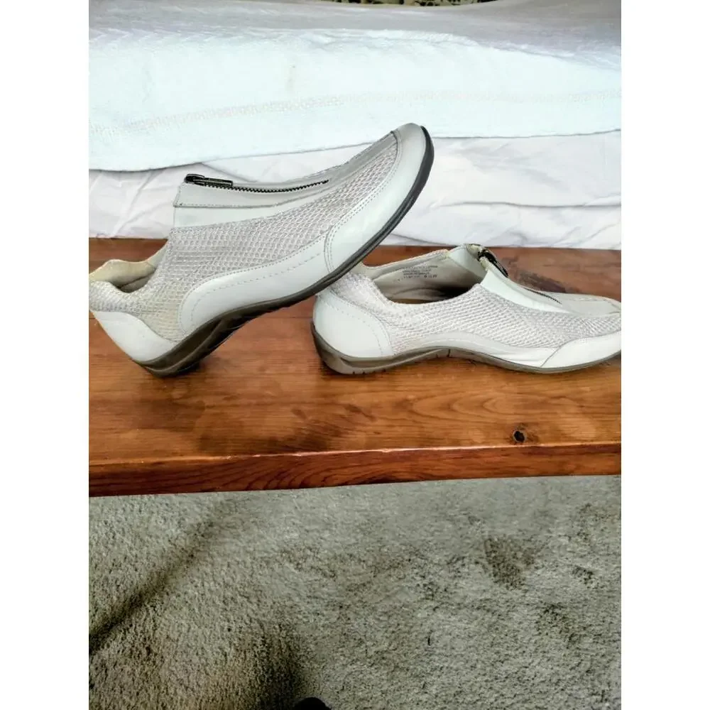 Women's 9.5 W Light Beige Walking Cradles Zip-Front‎ Comfort Shoes